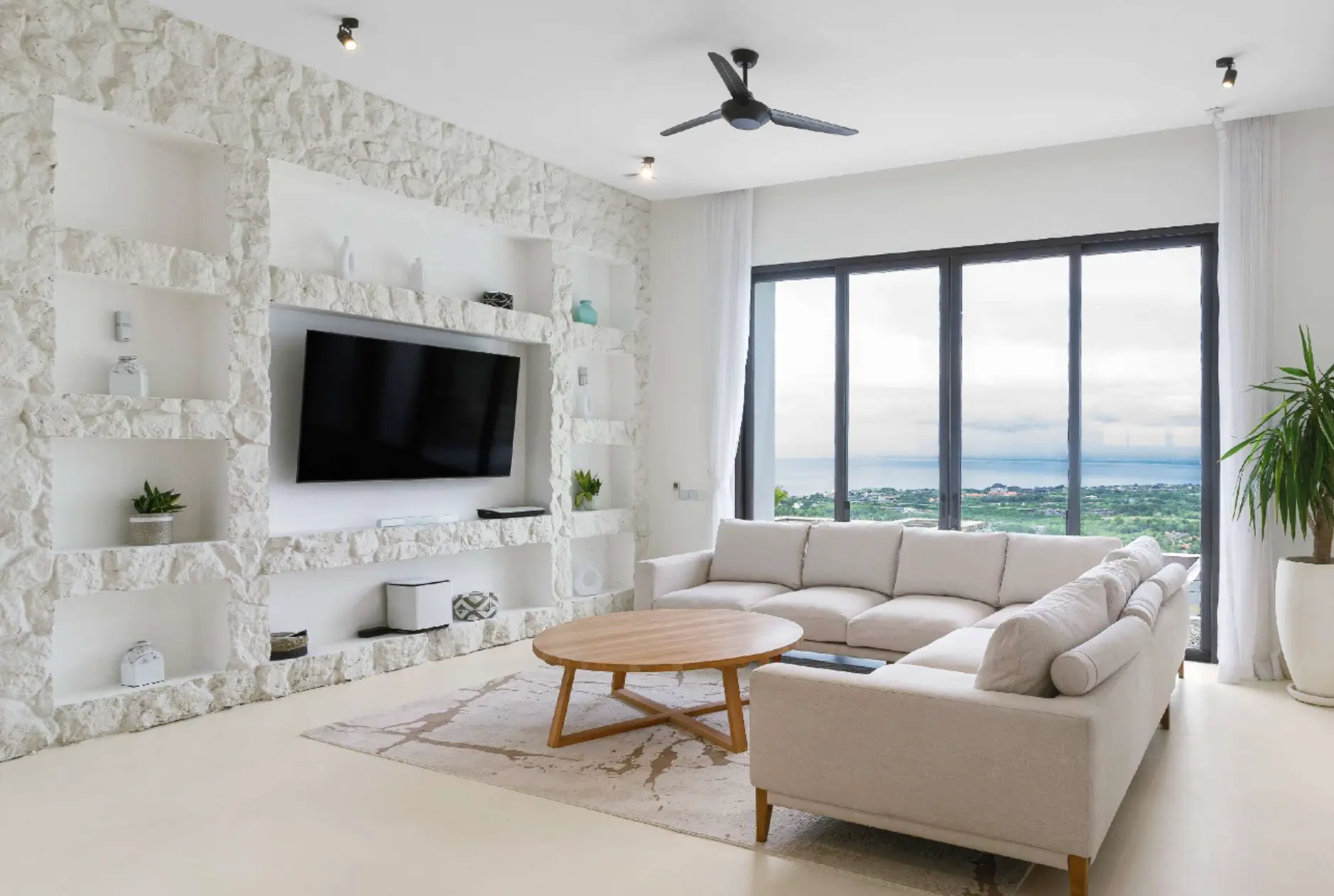 Bingin Cottage, Uluwatu — 180 sqm natural finishes exterior
